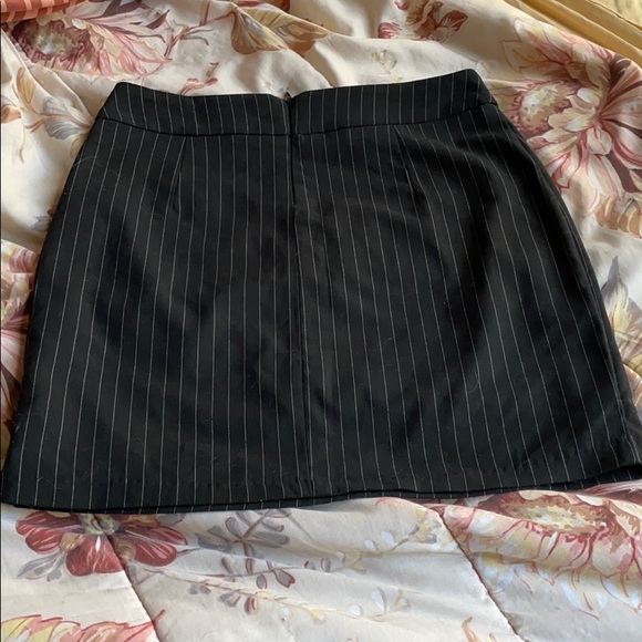 Forever 21 black striped skirt - Picture 2 of 3